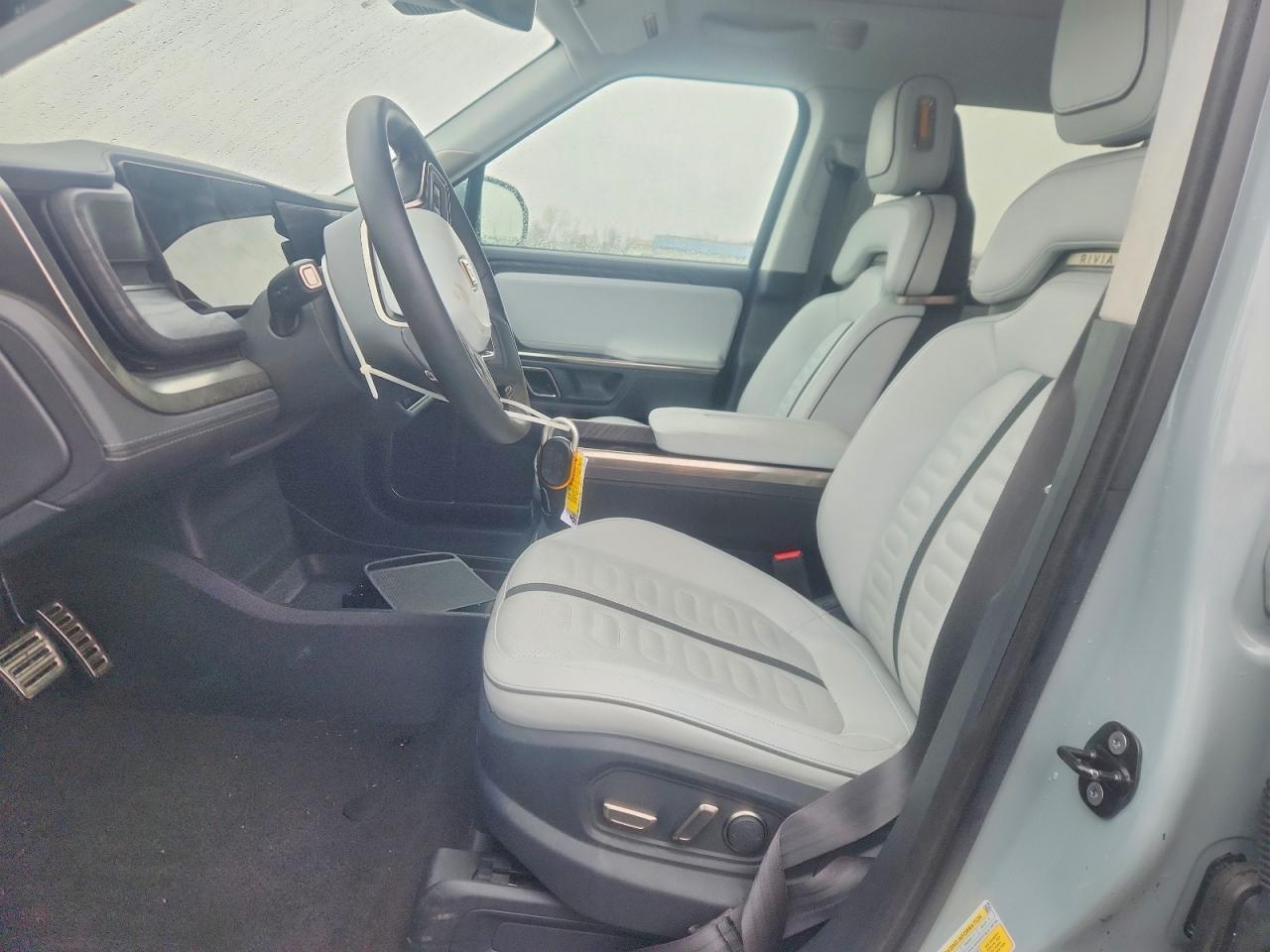 2023 Rivian R1T Adventure - Фото 7