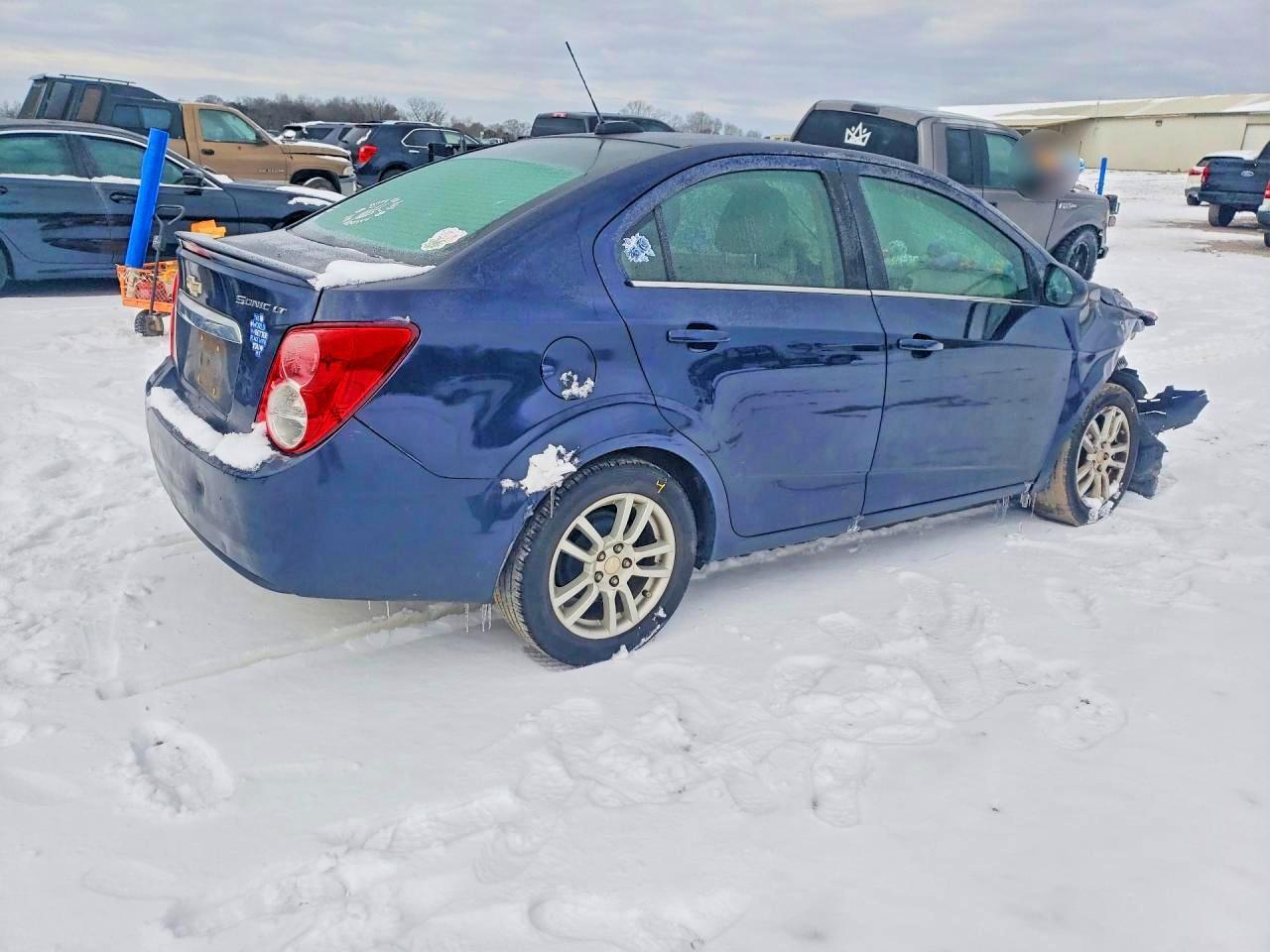 2015 Chevrolet Sonic - Фото 3