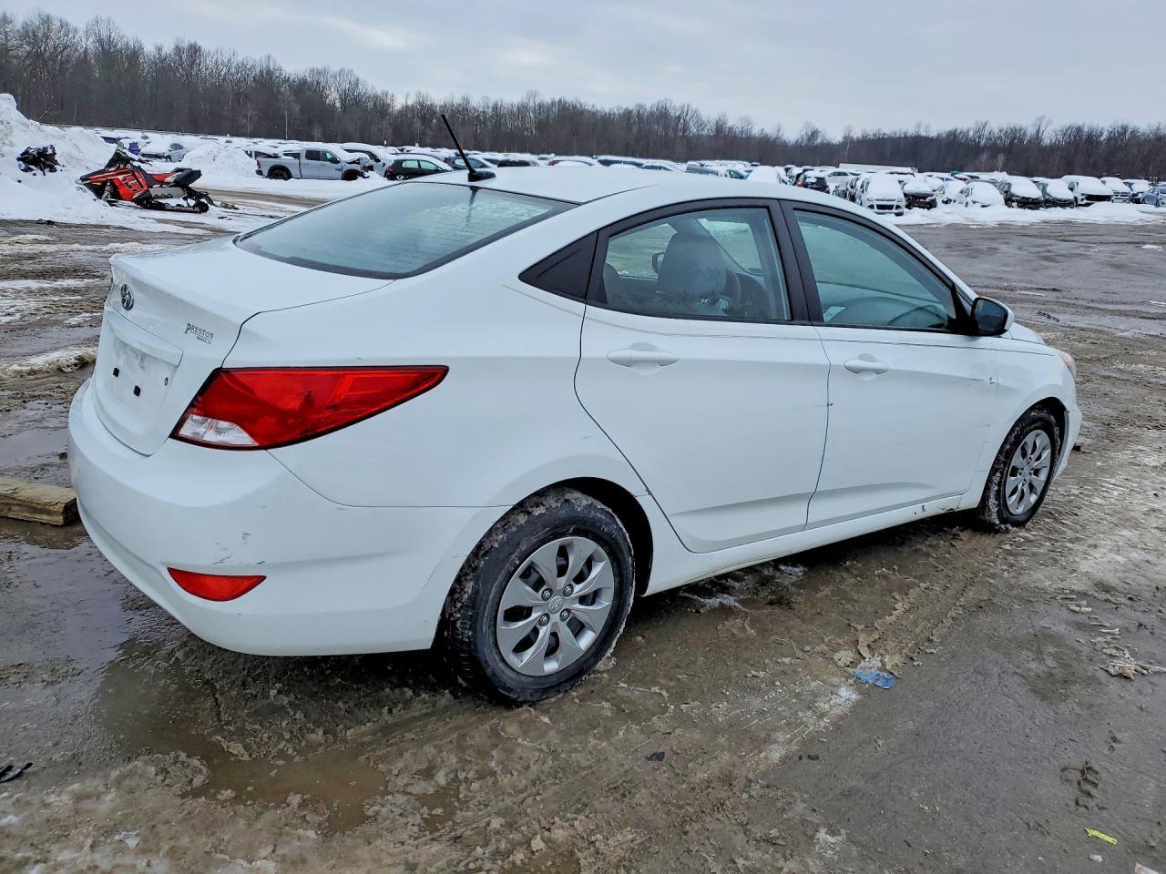 2017 Hyundai Accent Se - Image 3