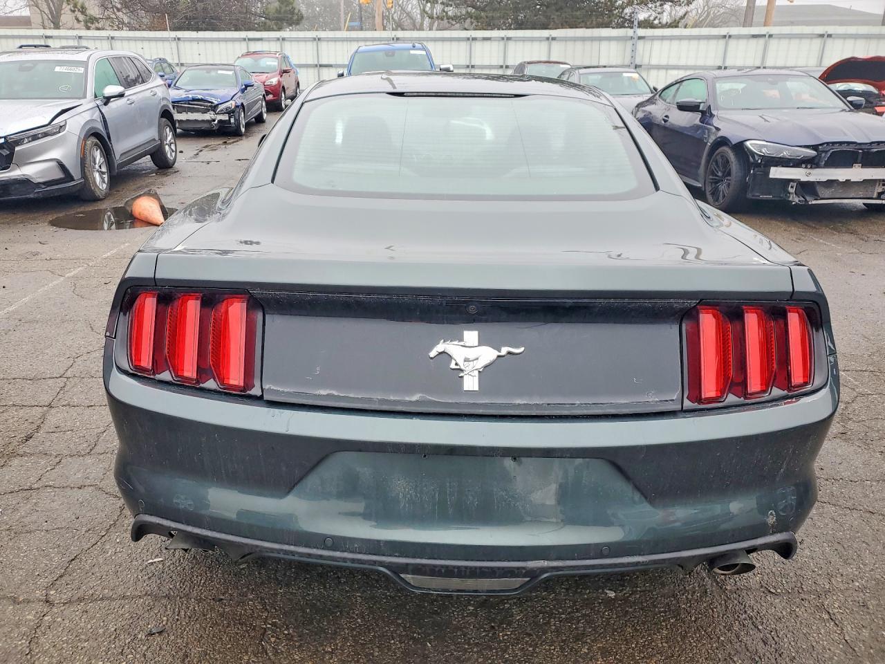2015 Ford Mustang - Фото 6