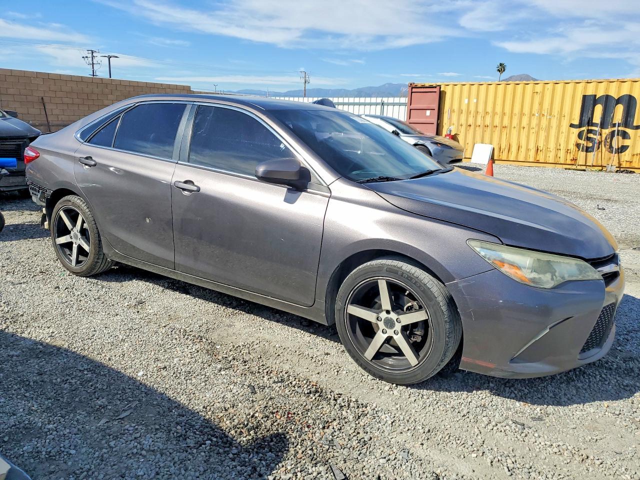 2015 Toyota Camry Hybrid Le - Фото 4