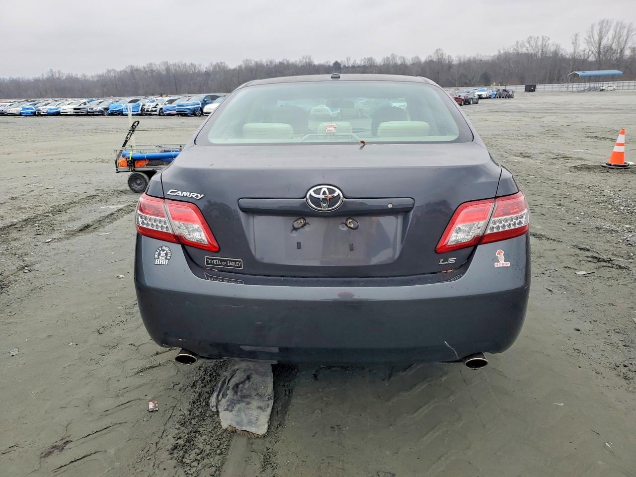 2011 Toyota Camry Se - Image 6