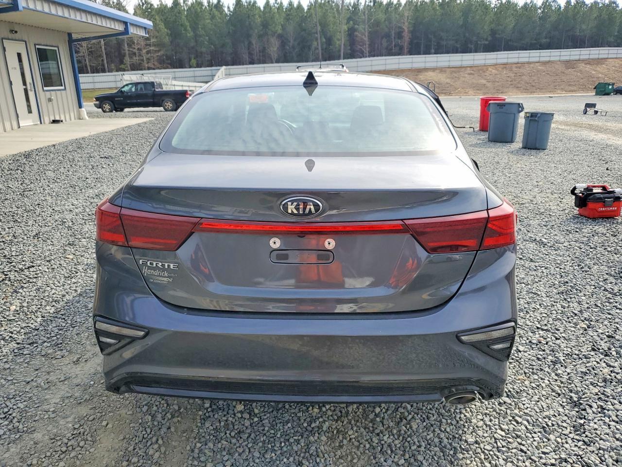 2021 Kia Forte Lxs - Image 6