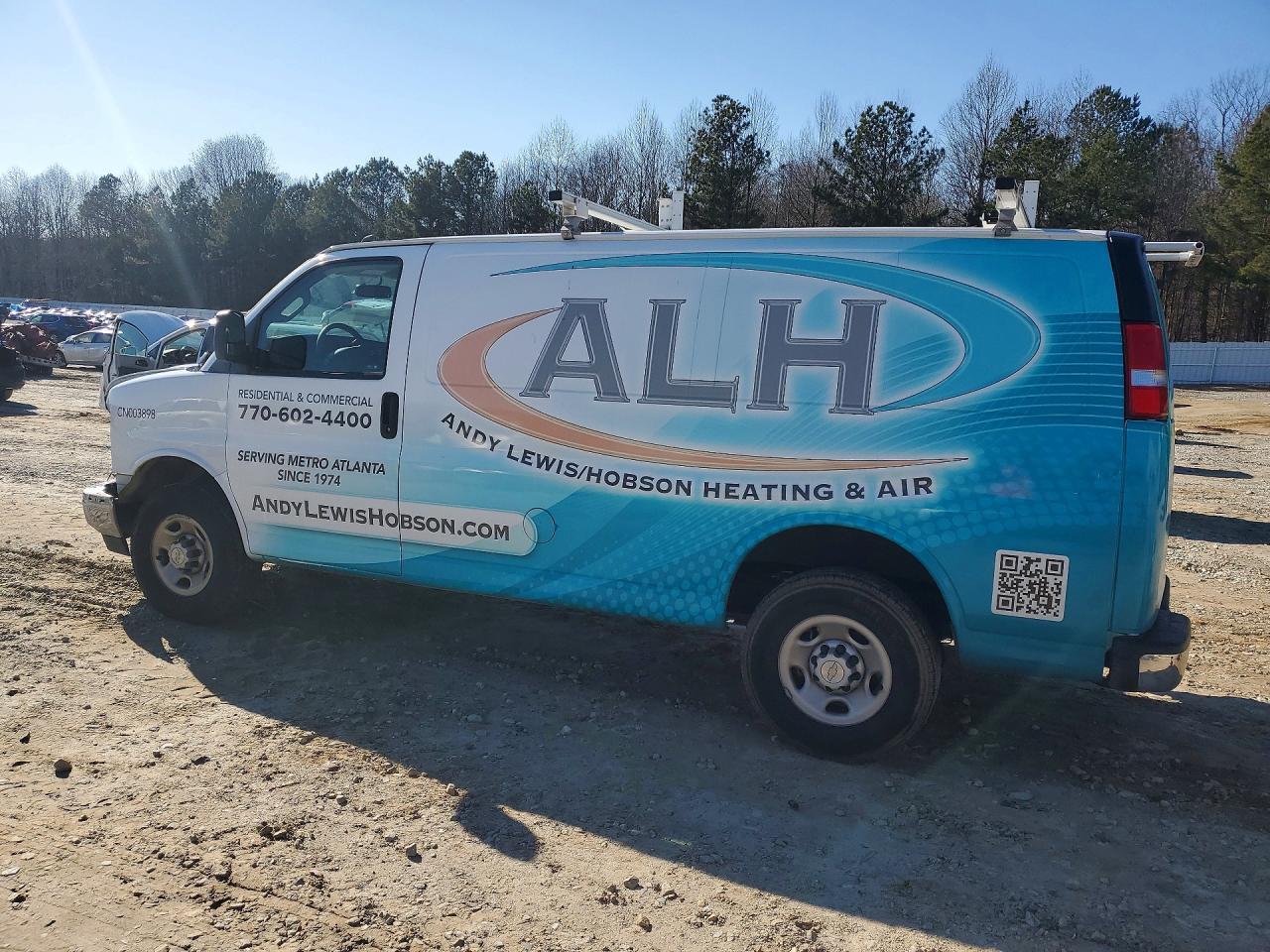 2023 Chevrolet Express G2500 Utility / Service Van - Фото 2