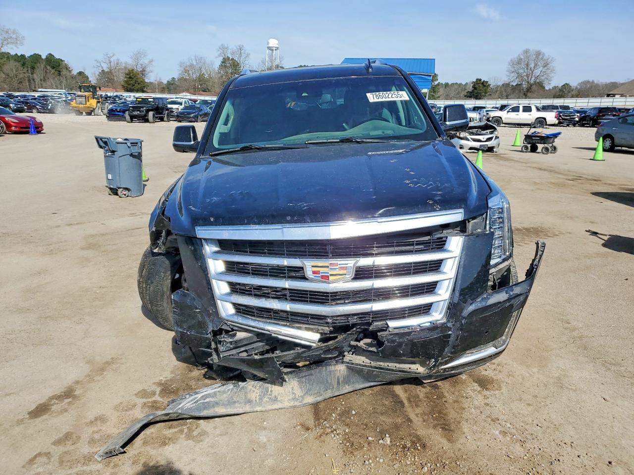 2017 Cadillac Escalade Luxury - Image 5