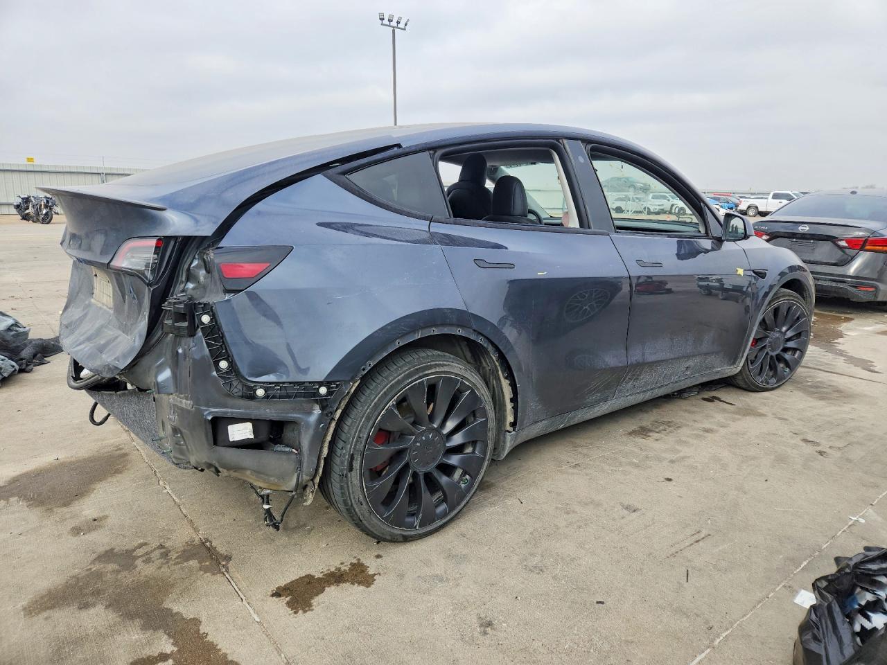 2022 Tesla Model Y - Фото 3