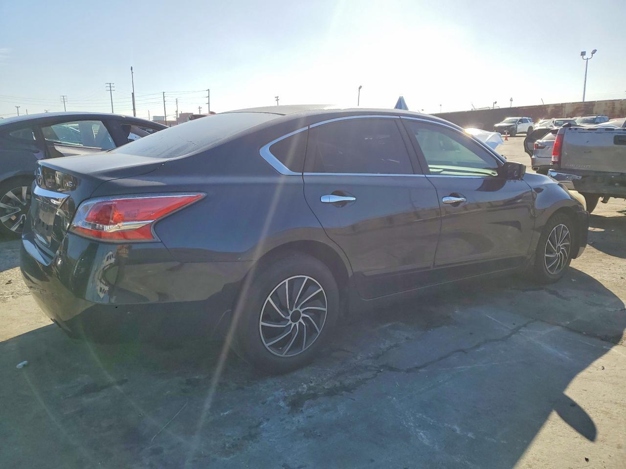 2015 Nissan Altima 2.5 - Image 3