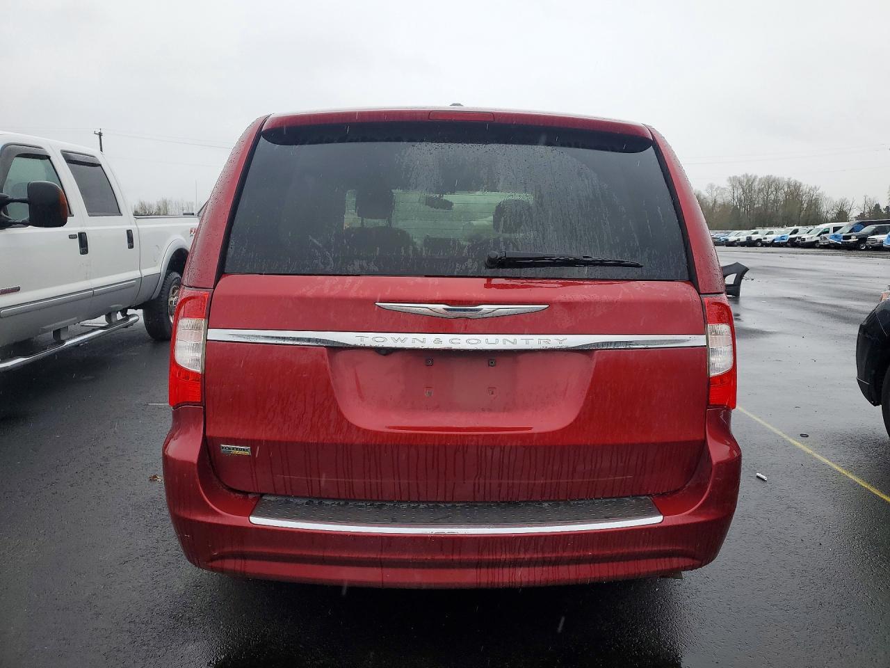 2014 Chrysler Town & Country Touring - Фото 6