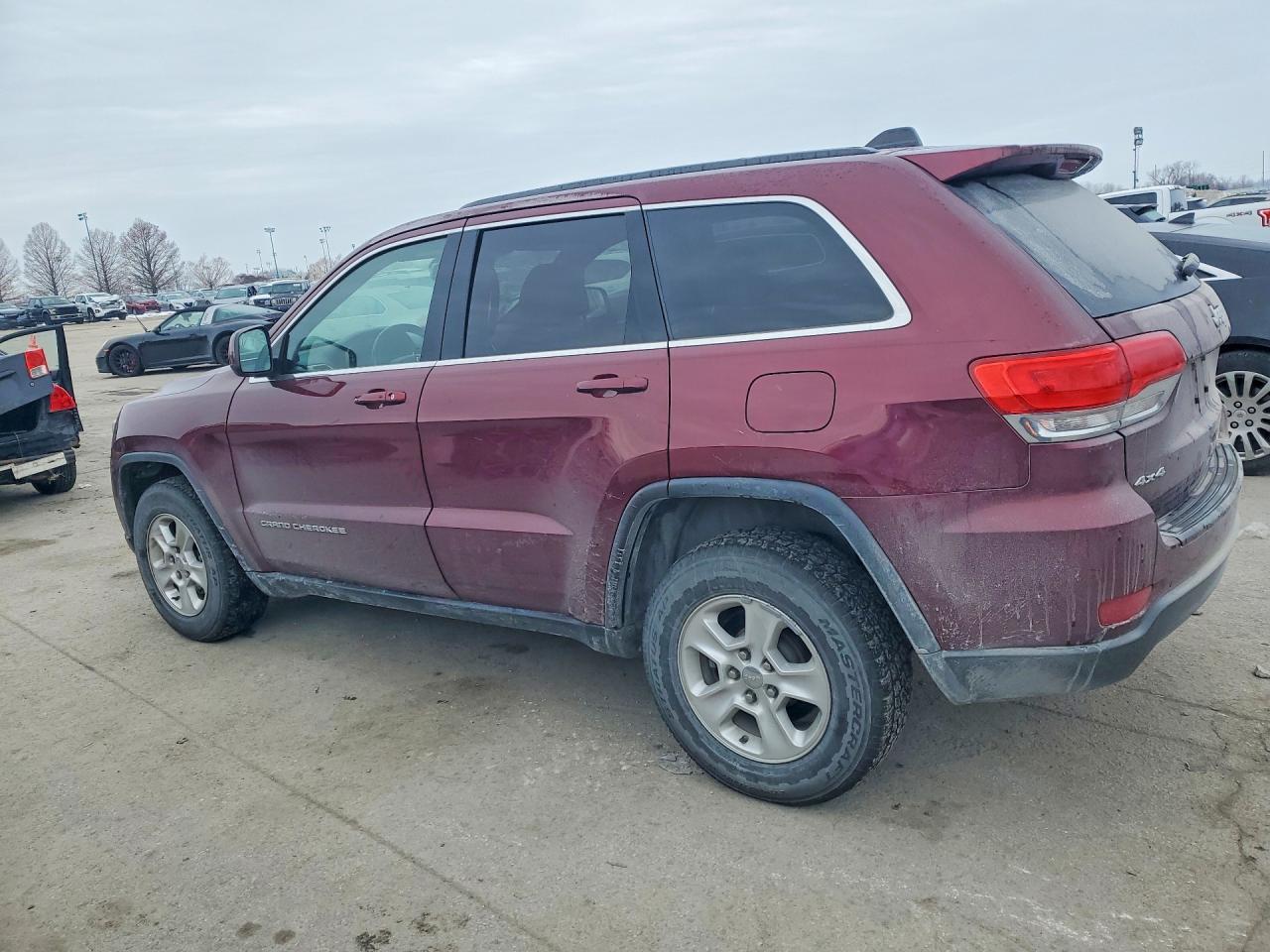 2016 Jeep Grand Cherokee Laredo - Image 2