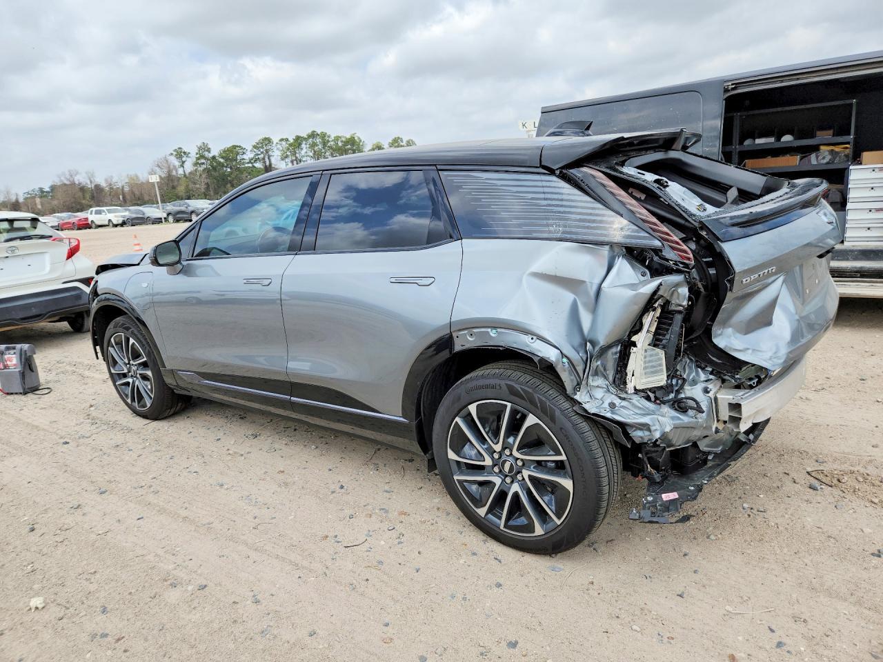 2025 Cadillac Optiq Sport - Фото 2