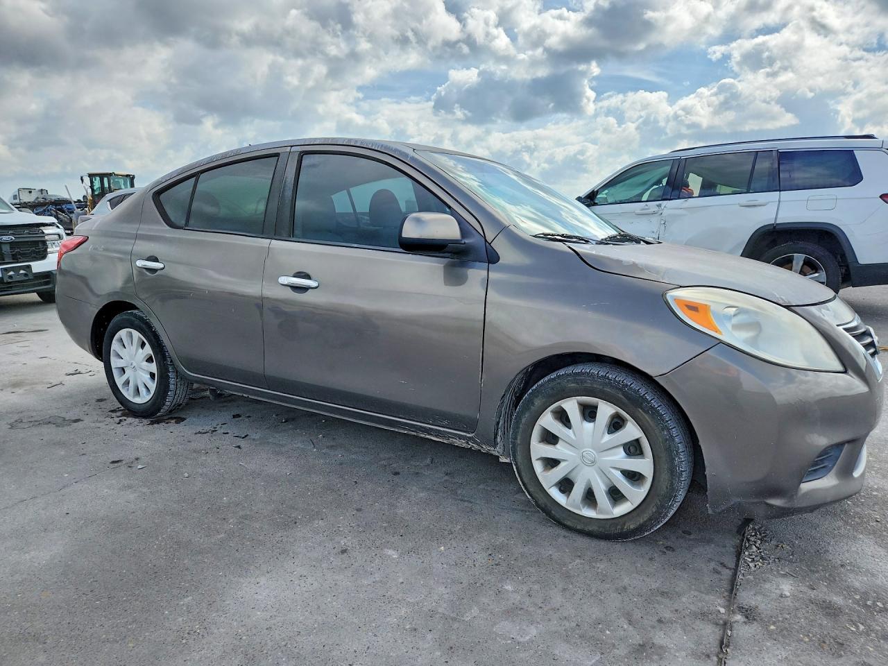 2014 Nissan Versa S - Image 4