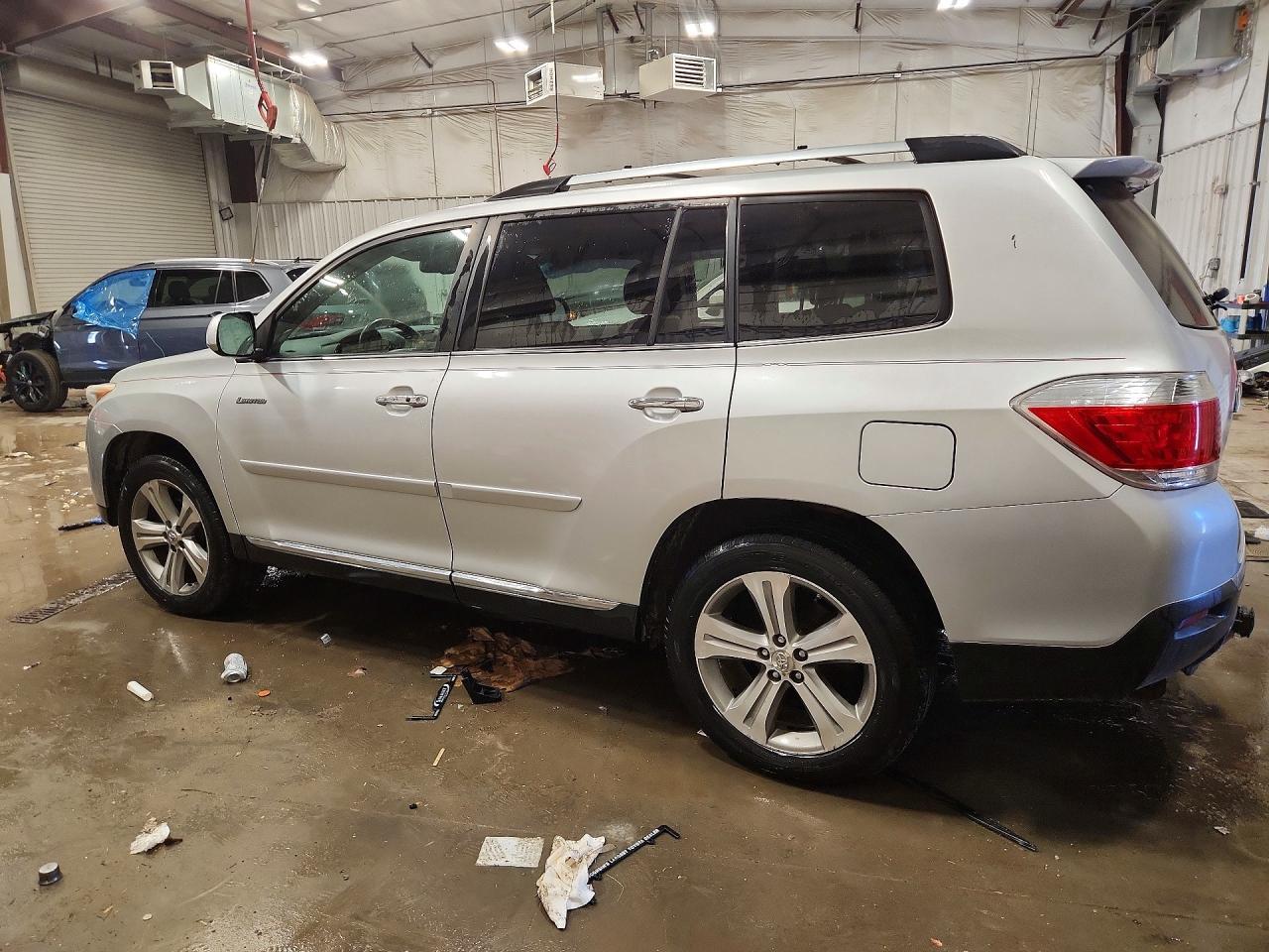 2011 Toyota Highlander Limited - Фото 2