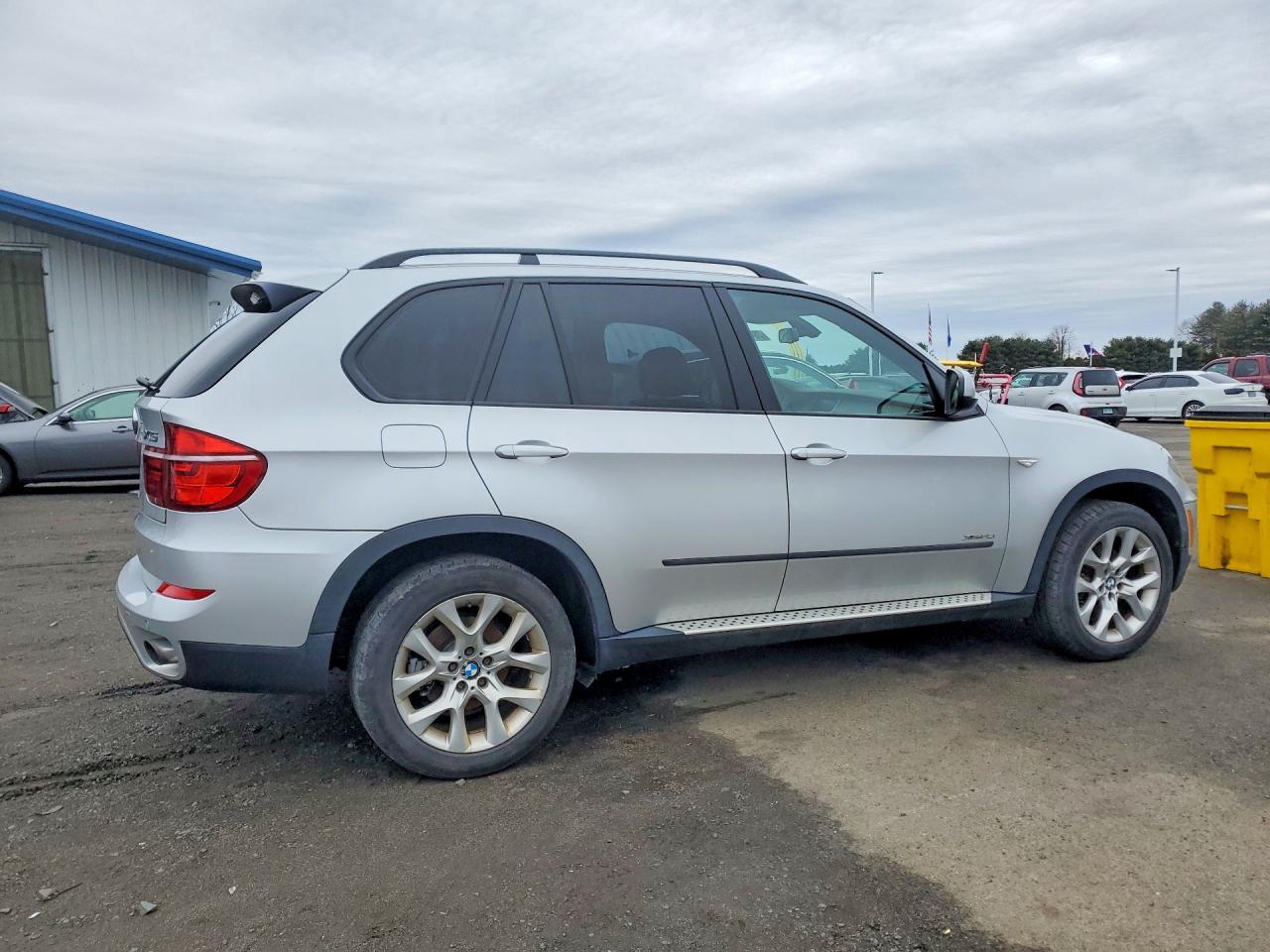 2012 BMW X5 xDrive35I - Image 3