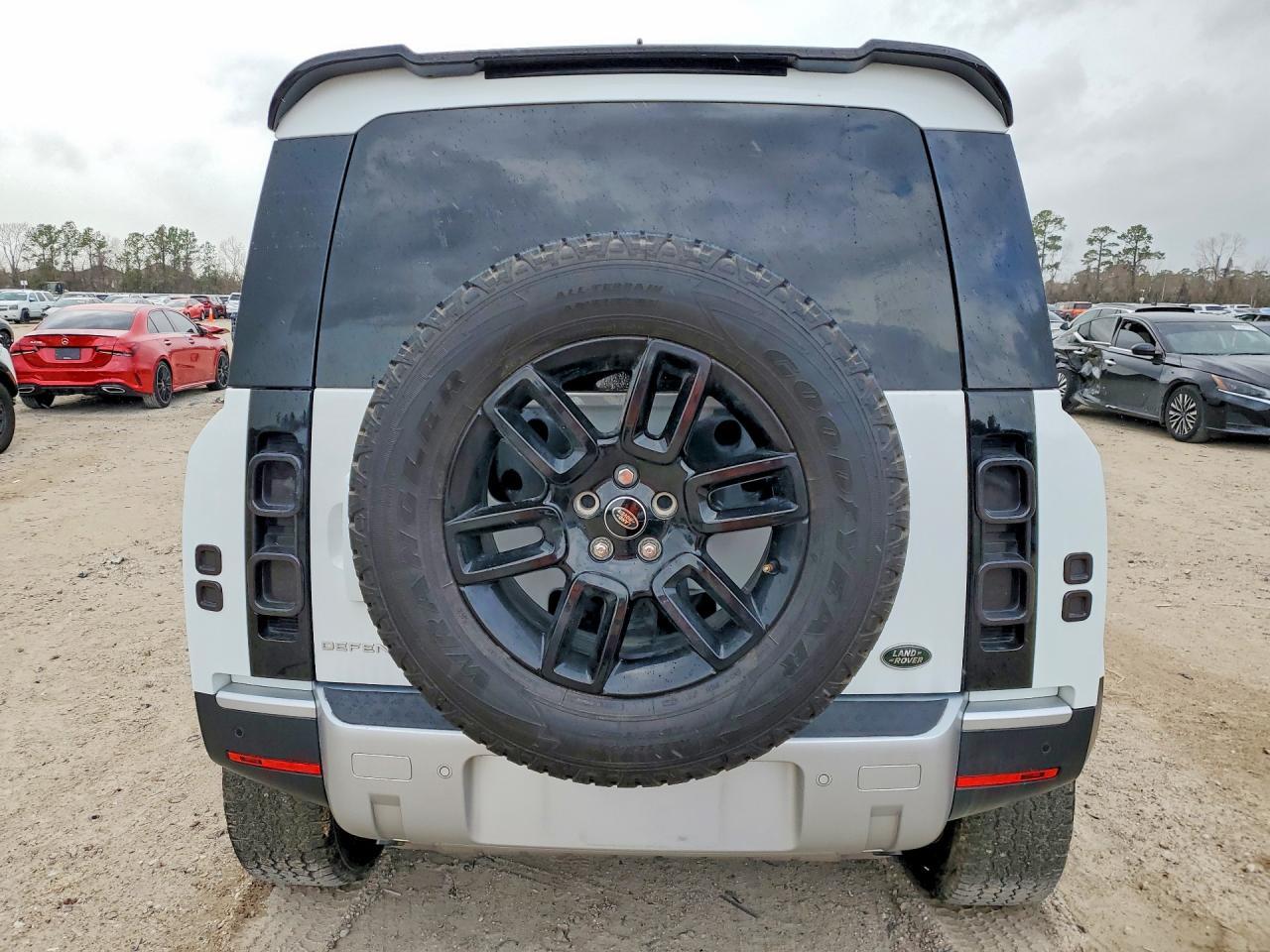 2023 Land Rover Defender 110 S - Фото 6