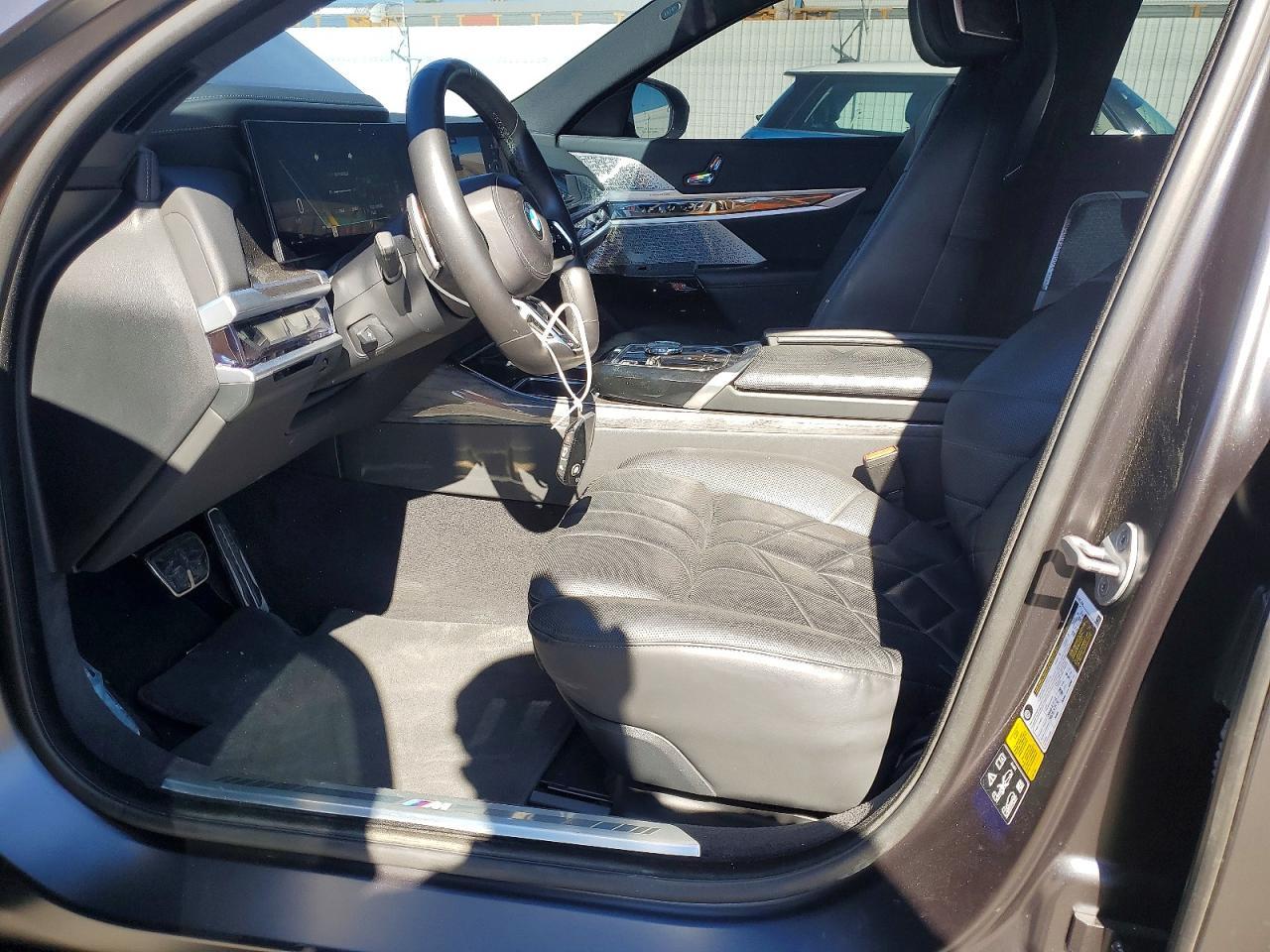 2023 BMW 760 Xi - Фото 7