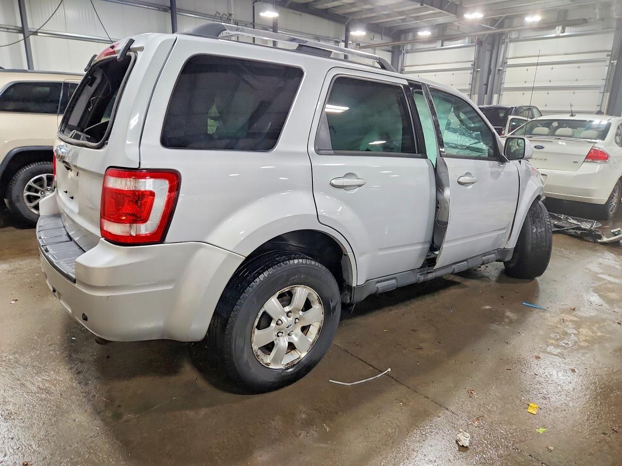 2012 Ford Escape Limited - Фото 3