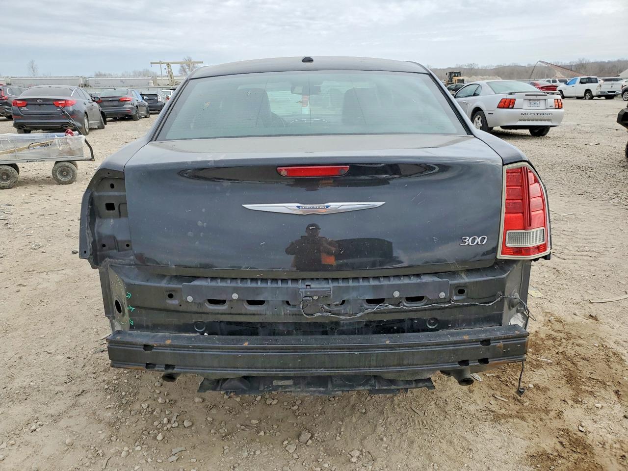 2011 Chrysler 300 Limited - Image 6