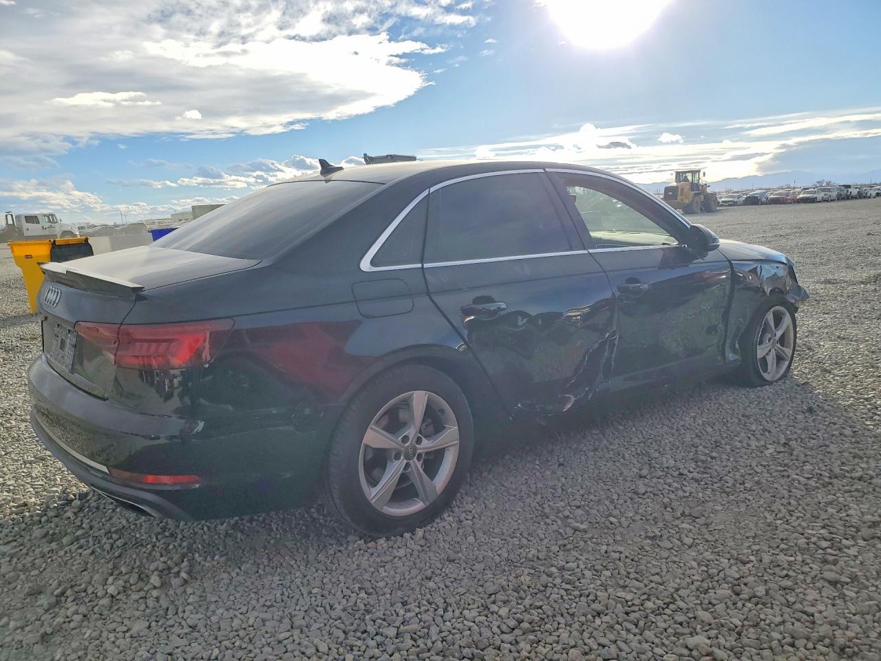 2019 Audi A4 Premium - Фото 3