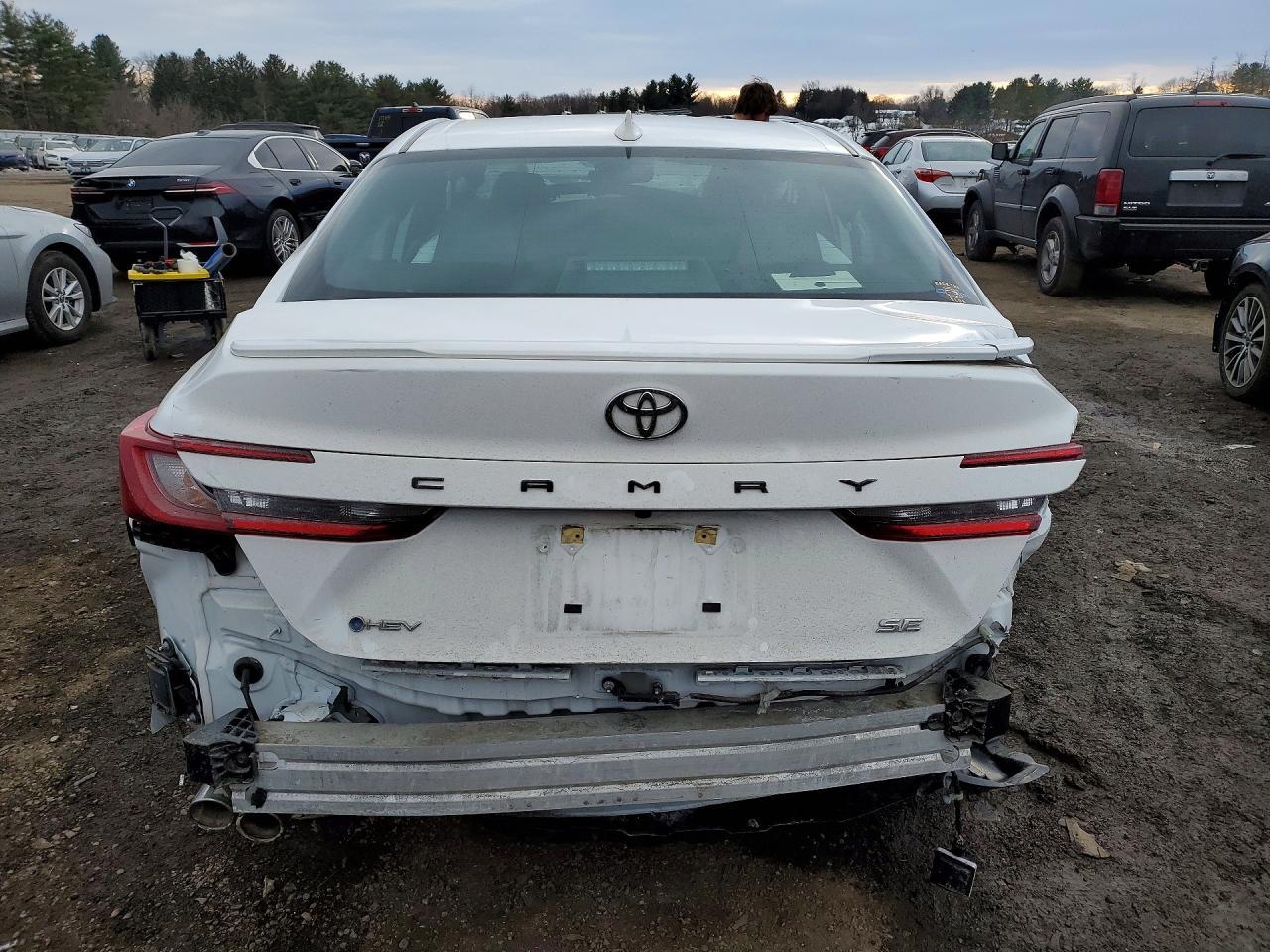 2025 Toyota Camry Se - Фото 6