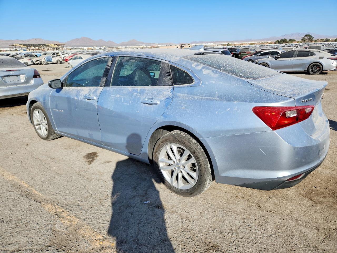 2018 Chevrolet Malibu Lt - Image 2