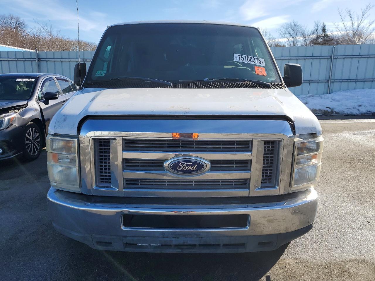 2014 Ford Econoline E350 Super Duty Wagon - Фото 5