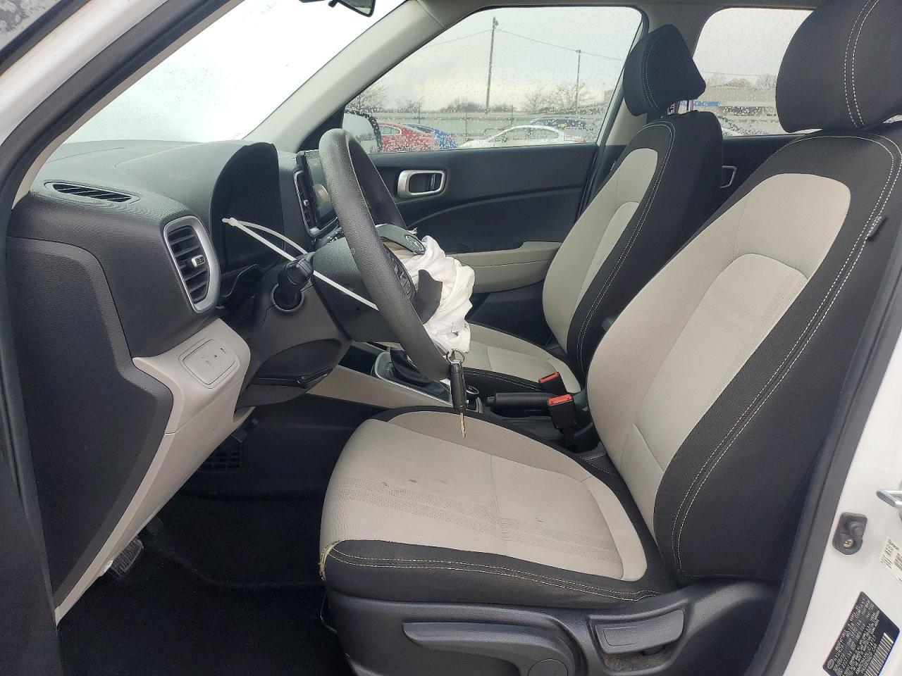 2020 Hyundai Venue Sel - Image 7