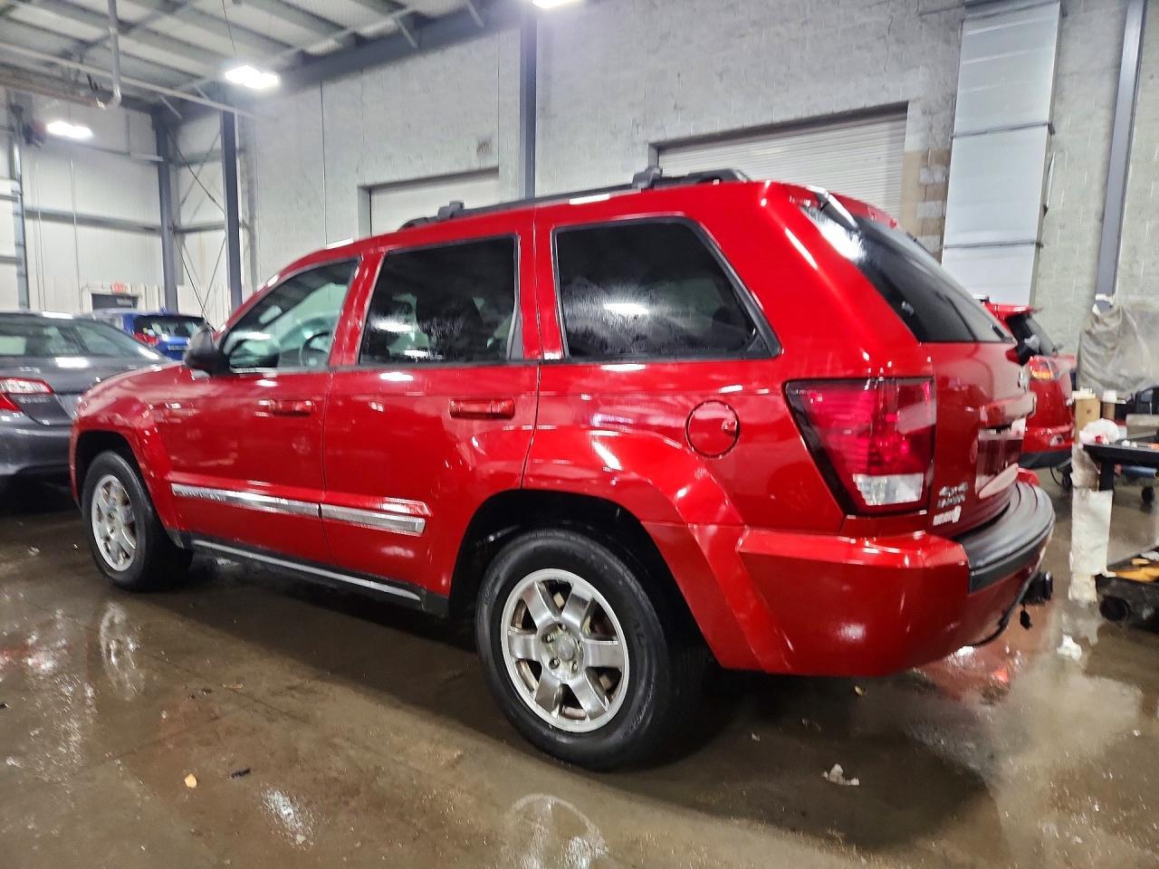 2010 Jeep Grand Cherokee Laredo - Image 2
