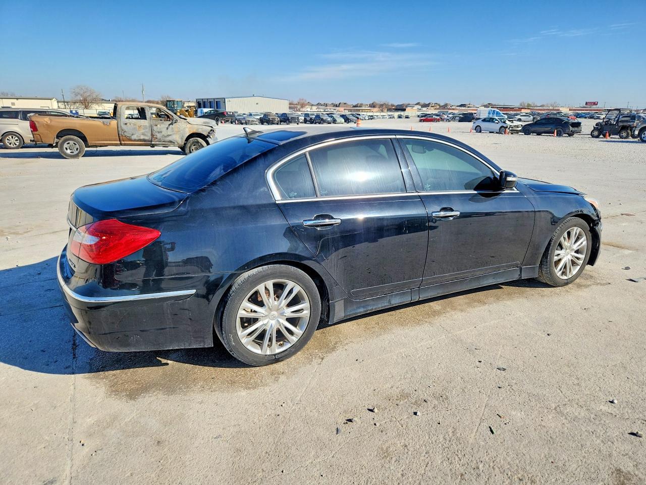 2012 Hyundai Genesis 3.8L - Фото 3
