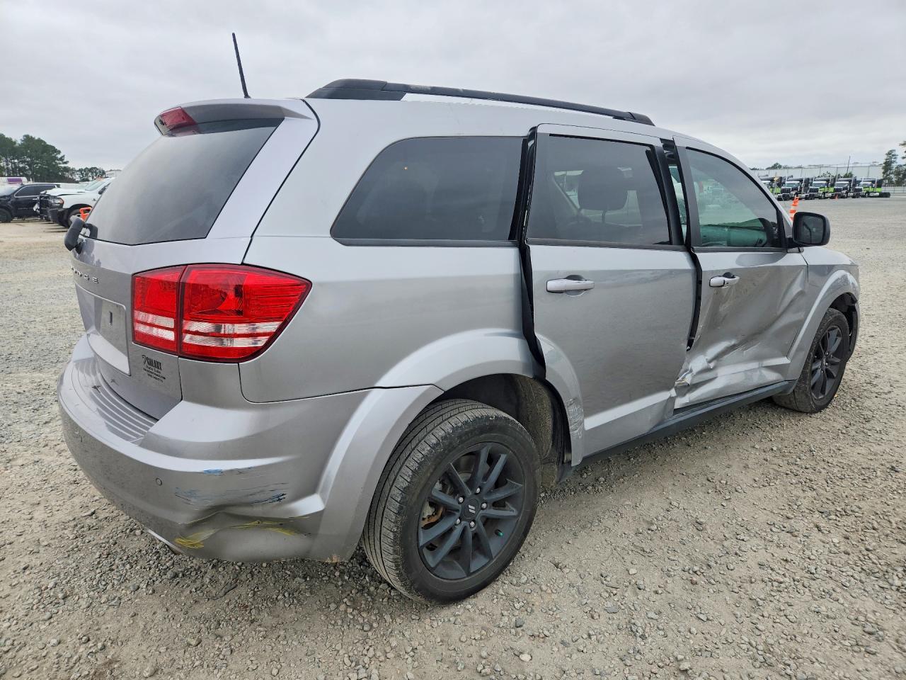 2020 Dodge Journey Se - Фото 3