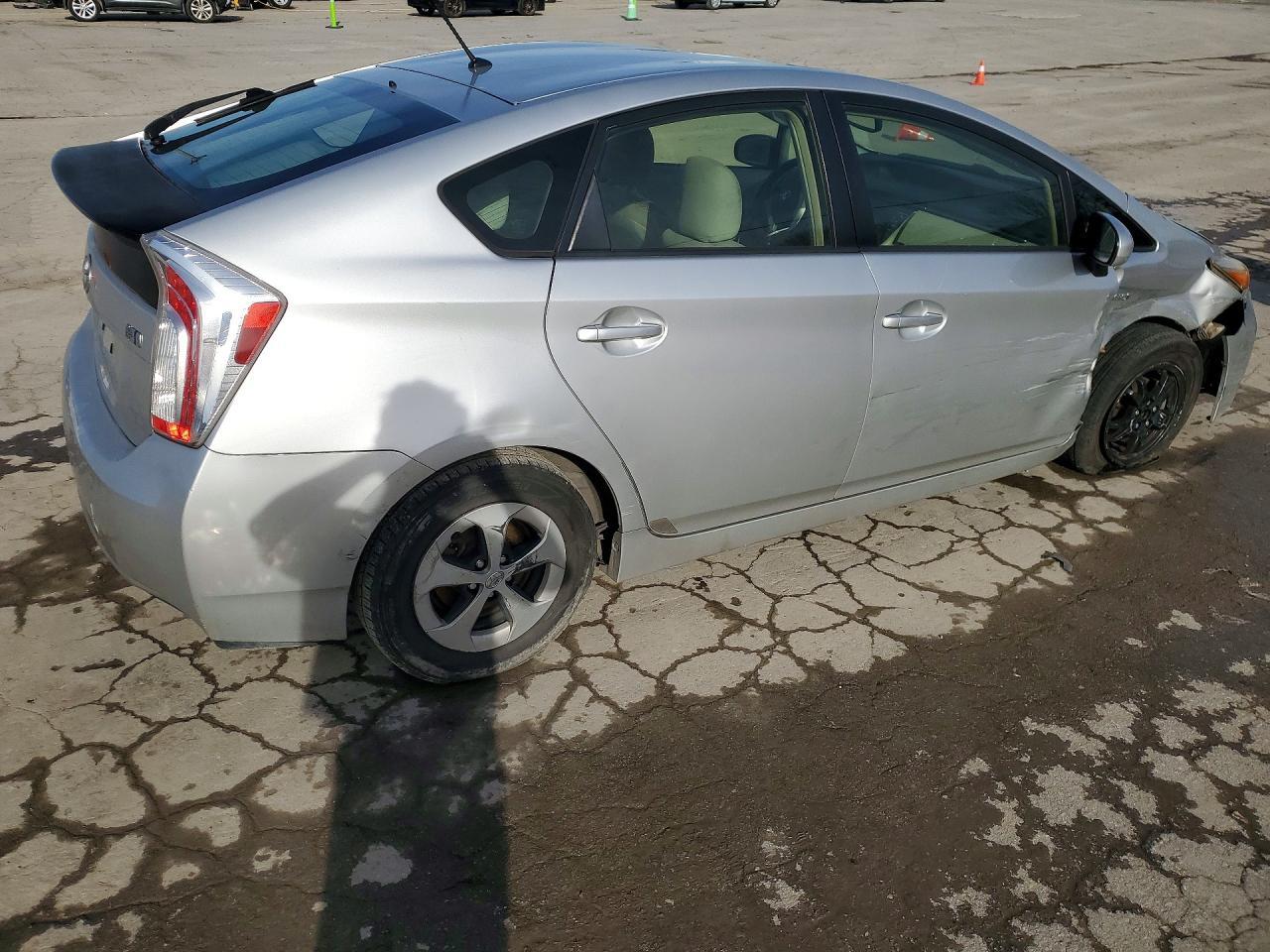 2012 Toyota Prius Two - Фото 3