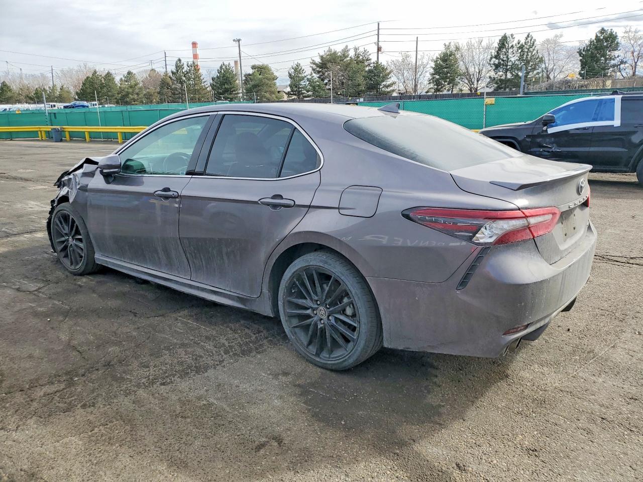 2022 Toyota Camry Xse - Фото 2