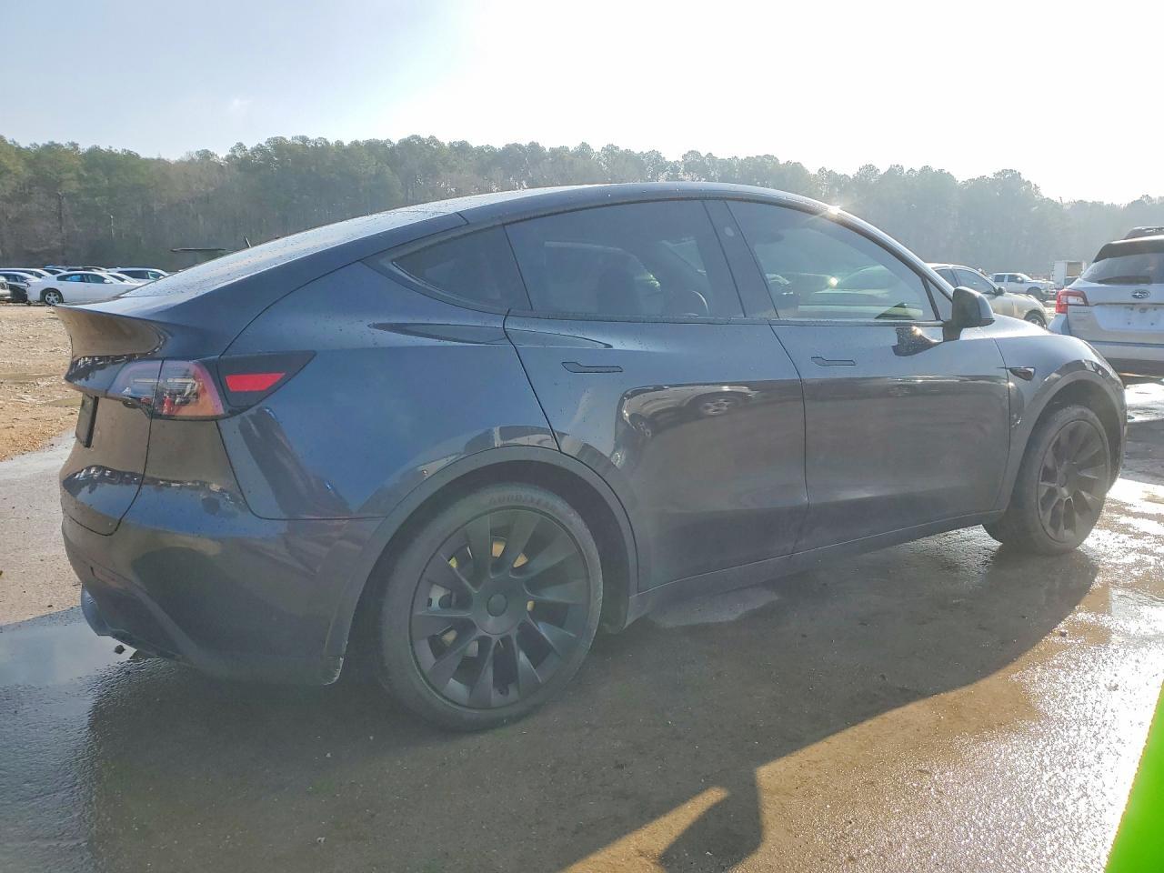 2024 Tesla Model Y - Фото 3