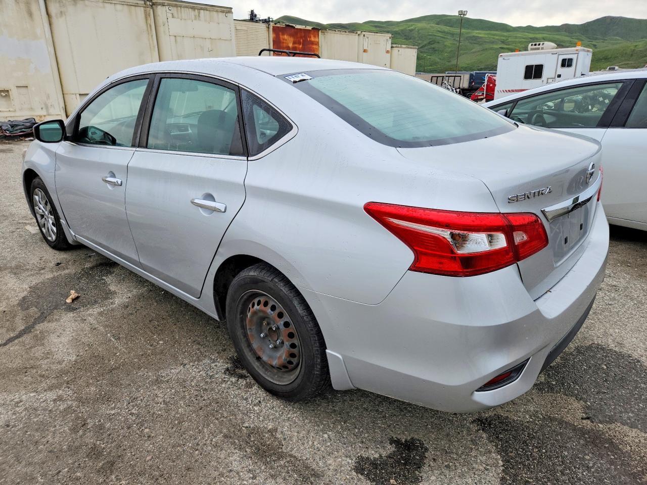 2017 Nissan Sentra S - Фото 2