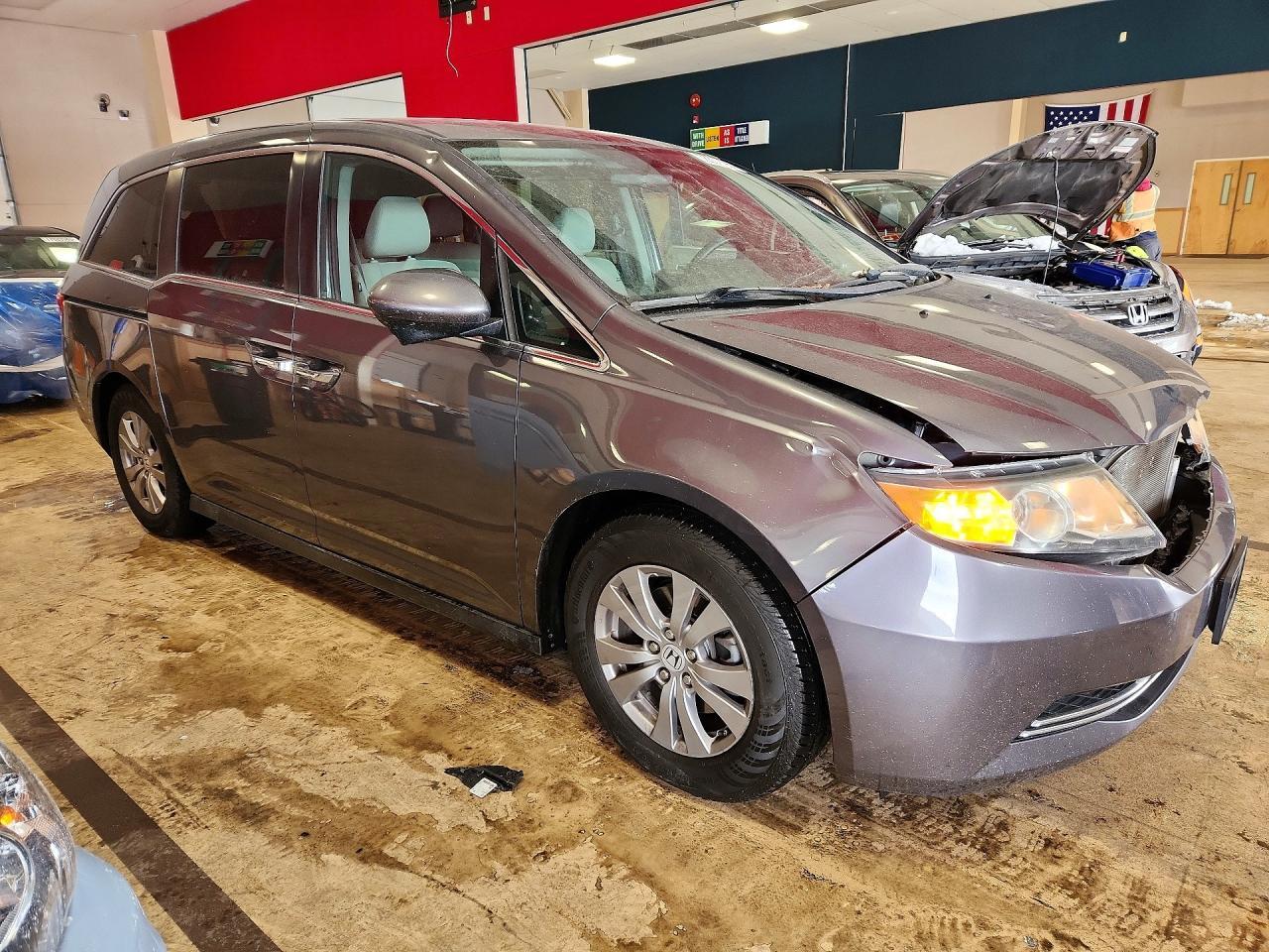 2016 Honda Odyssey Se - Image 4