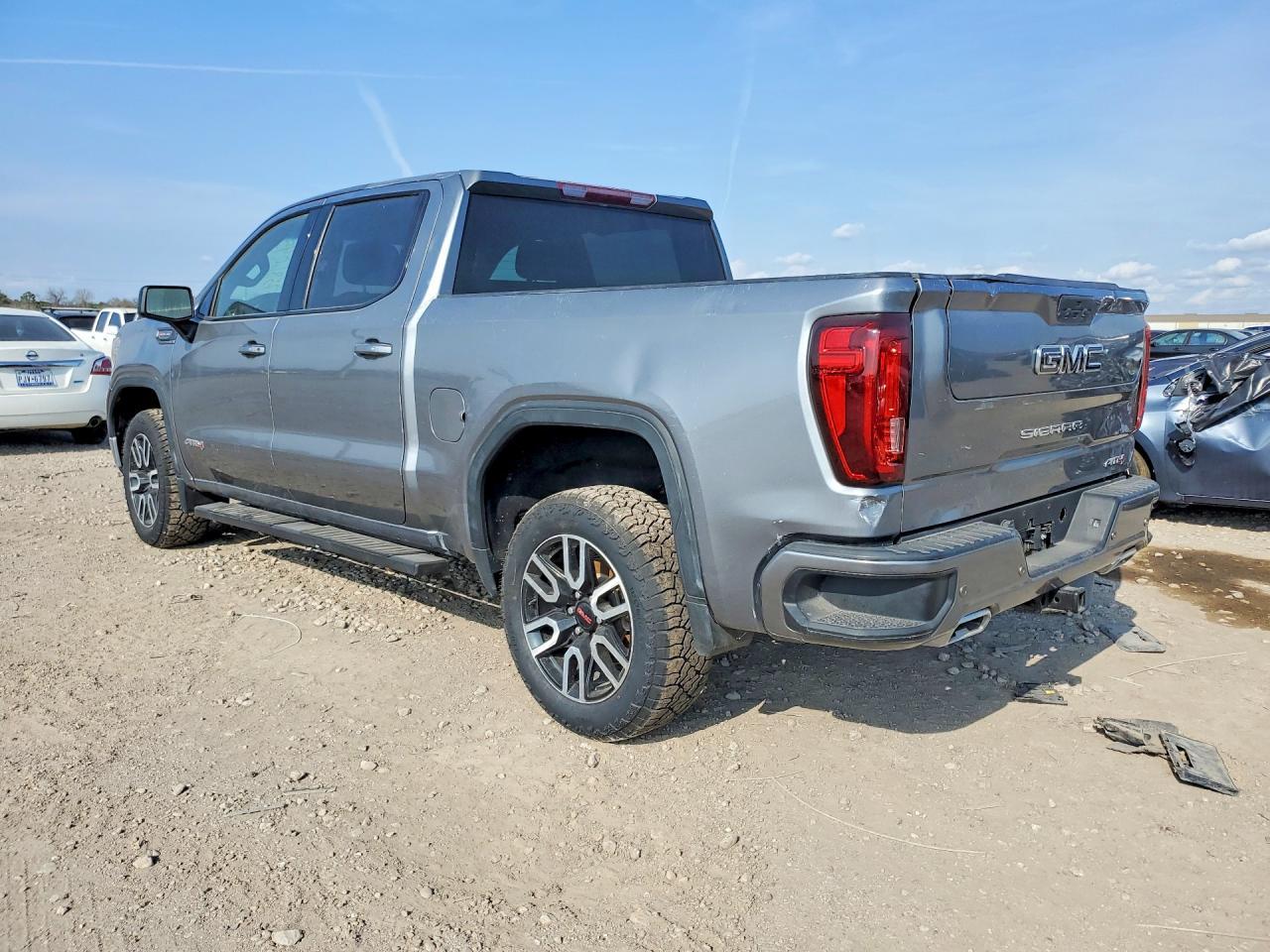 2021 GMC Sierra K1500 At4 - Фото 2