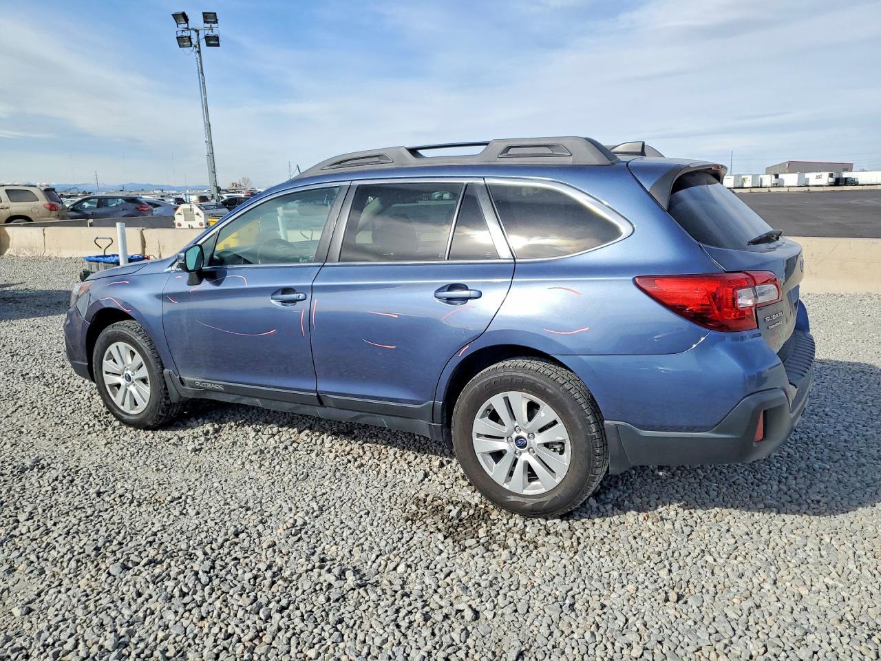 2018 Subaru Outback 2.5I Premium - Image 2