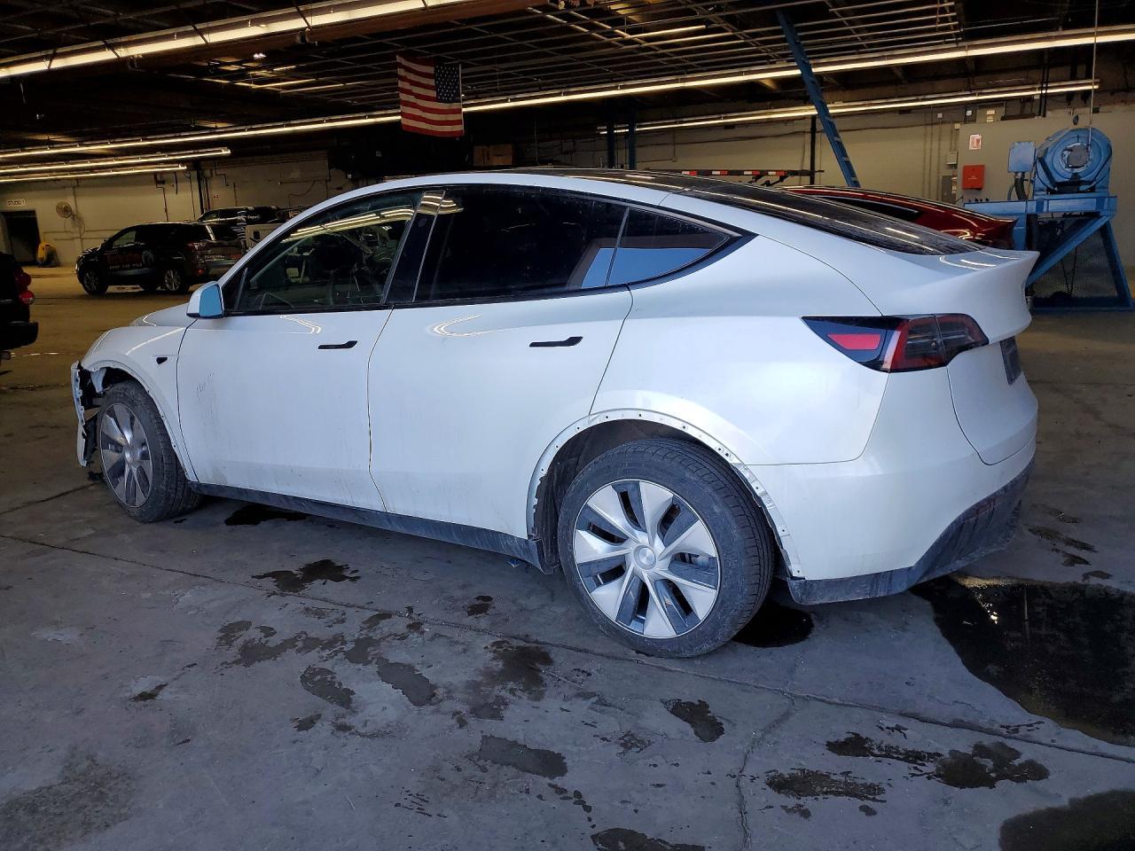 2023 Tesla Model Y - Фото 2