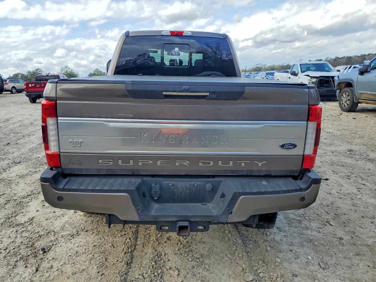 2019 Ford F350 Super Duty - Image 6