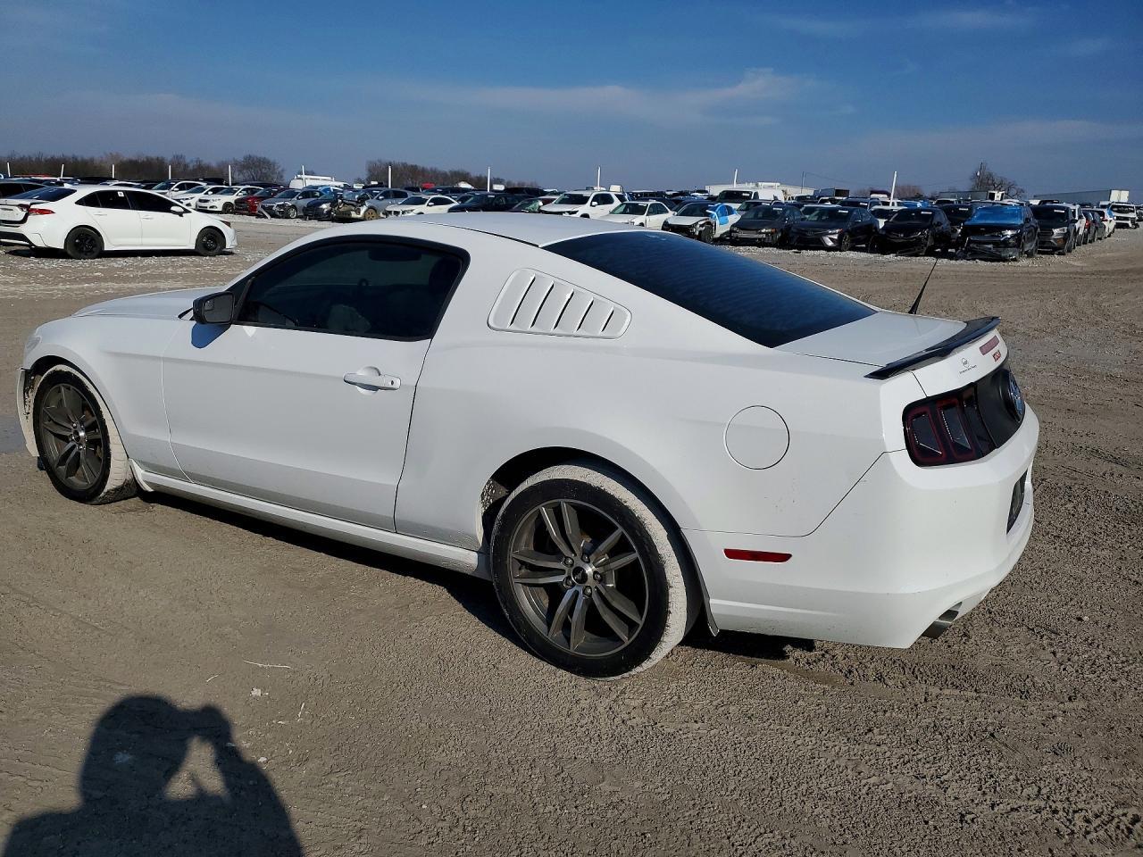 2014 Ford Mustang - Фото 2