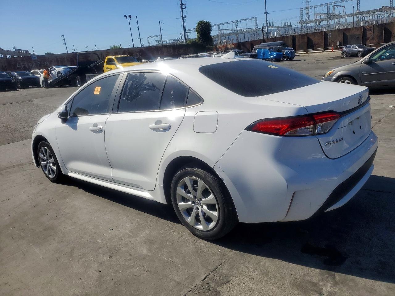 2022 Toyota Corolla Le - Image 2