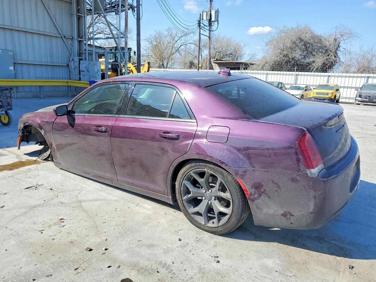 2020 Chrysler 300 Touring - Image 2