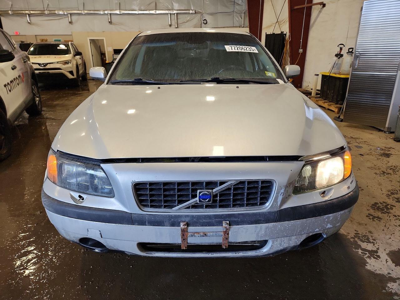 2004 Volvo S60 2.5T - Фото 5