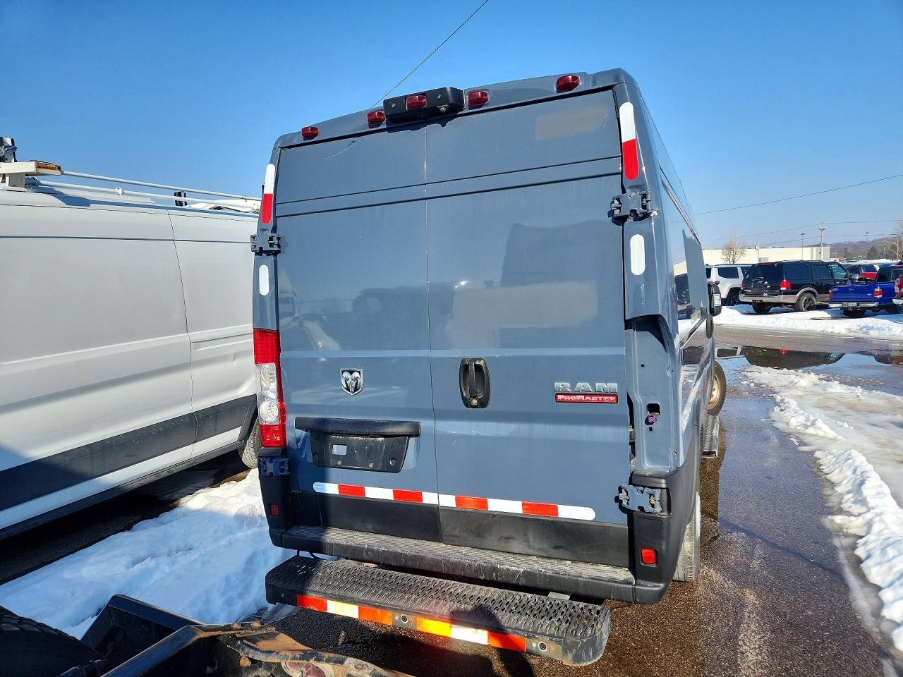 2021 Ram Promaster 3500 Delivery Van - Фото 6