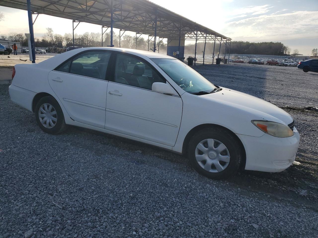 2002 Toyota Camry Le - Image 4