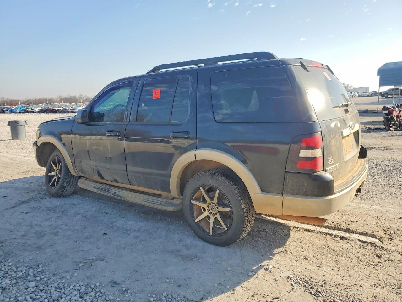 2010 Ford Explorer Eddie Bauer - Фото 2