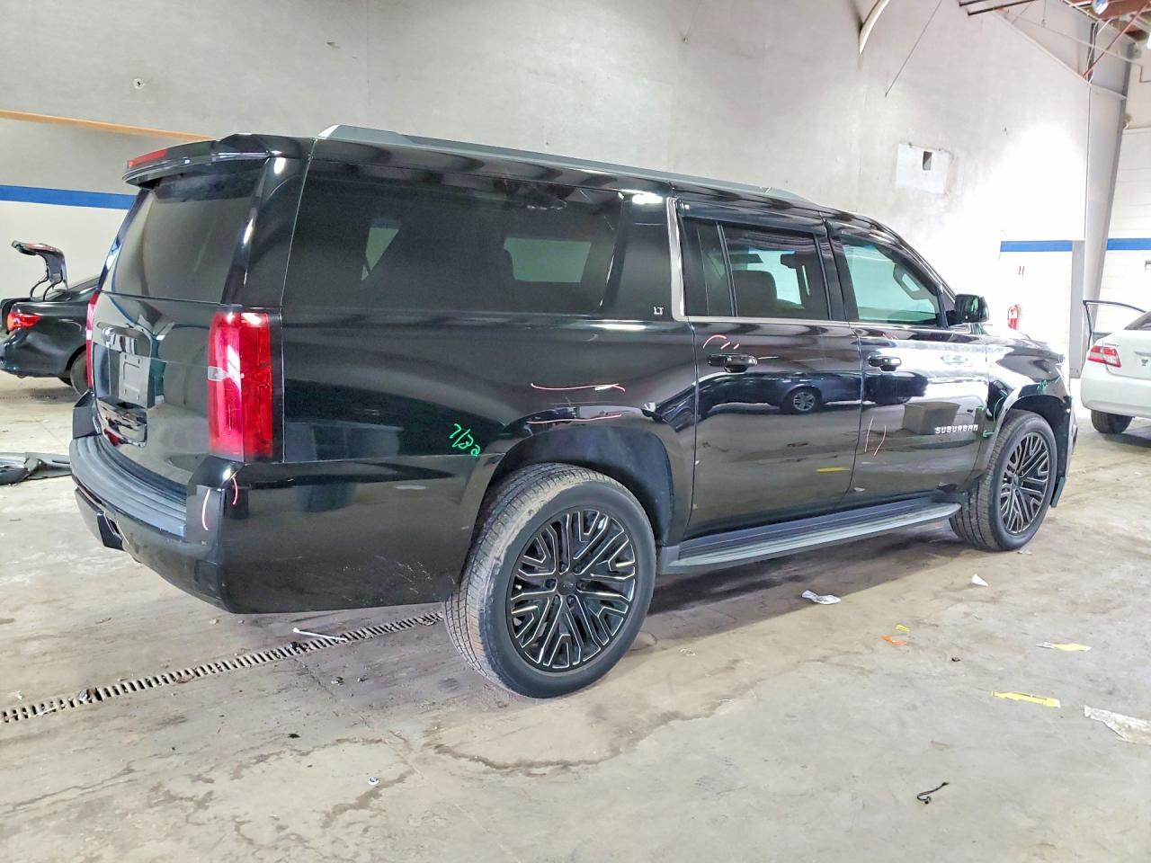 2018 Chevrolet Suburban K1500 Lt - Фото 3