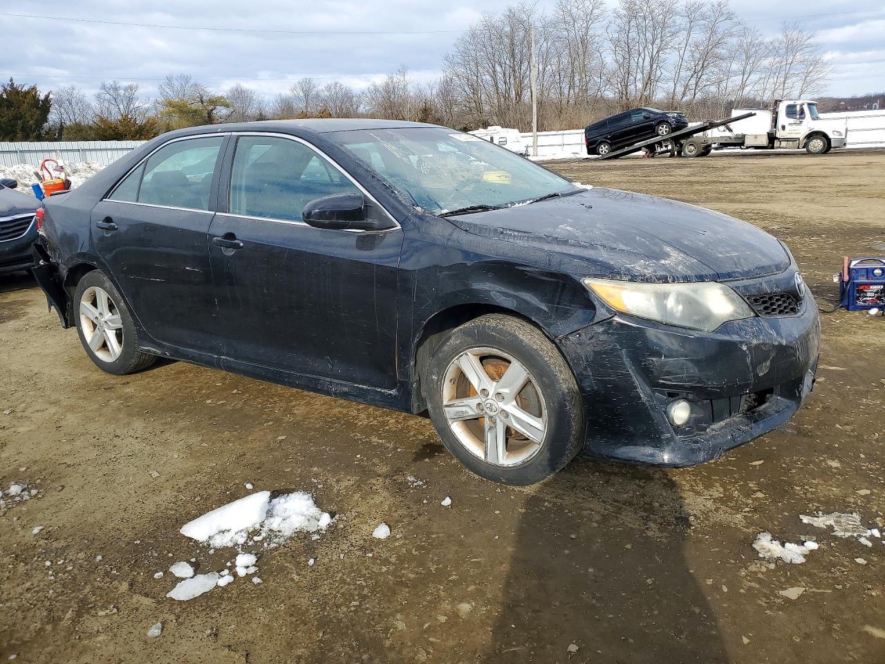 2013 Toyota Camry L - Фото 4