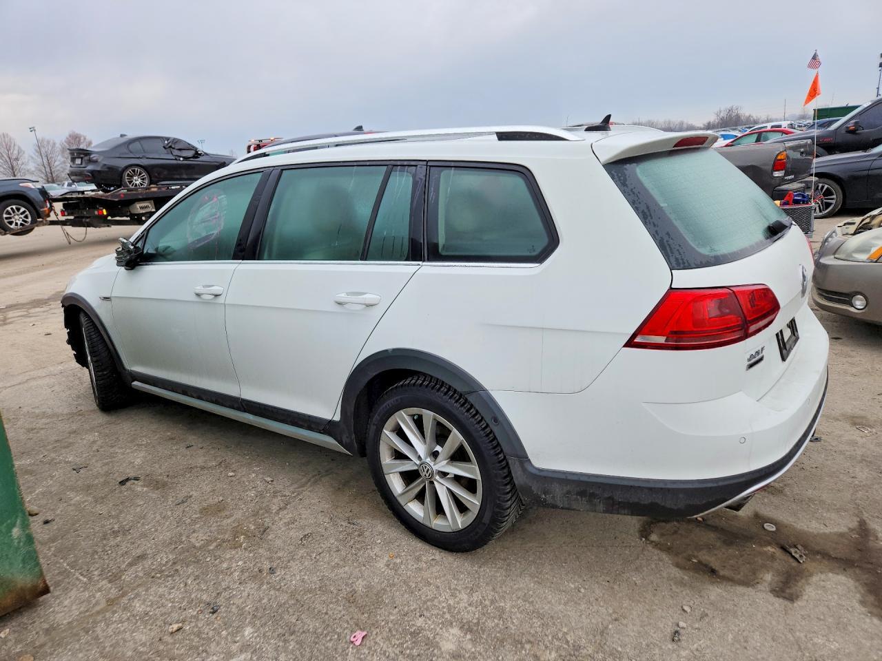 2017 Volkswagen Golf Alltrack S - Фото 2