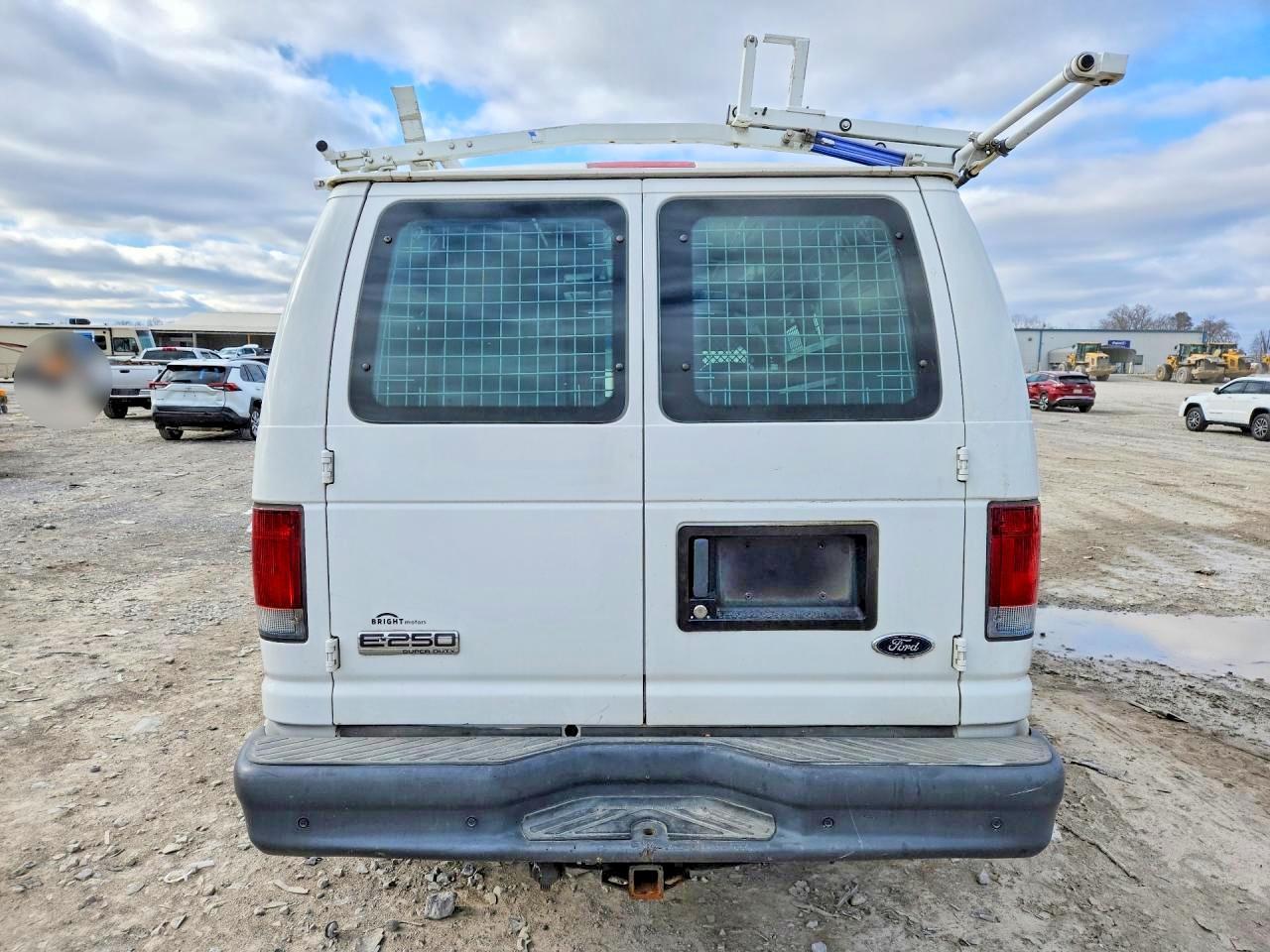 2007 Ford Econoline E250 Van - Фото 6