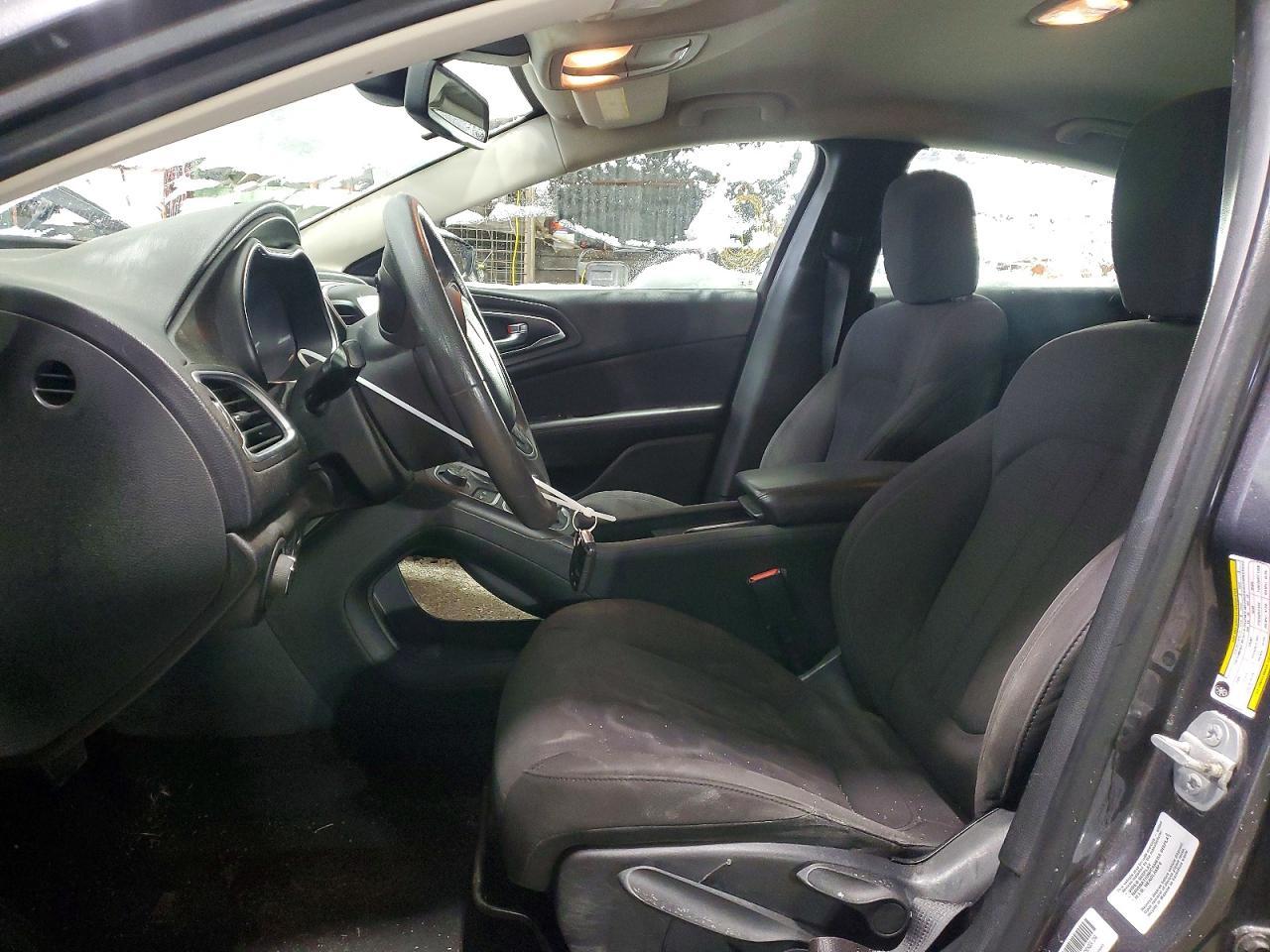 2015 Chrysler 200 Limited - Image 7